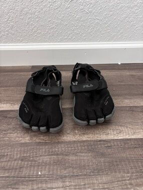 FILA Black Five-Toe Athletic Sandals